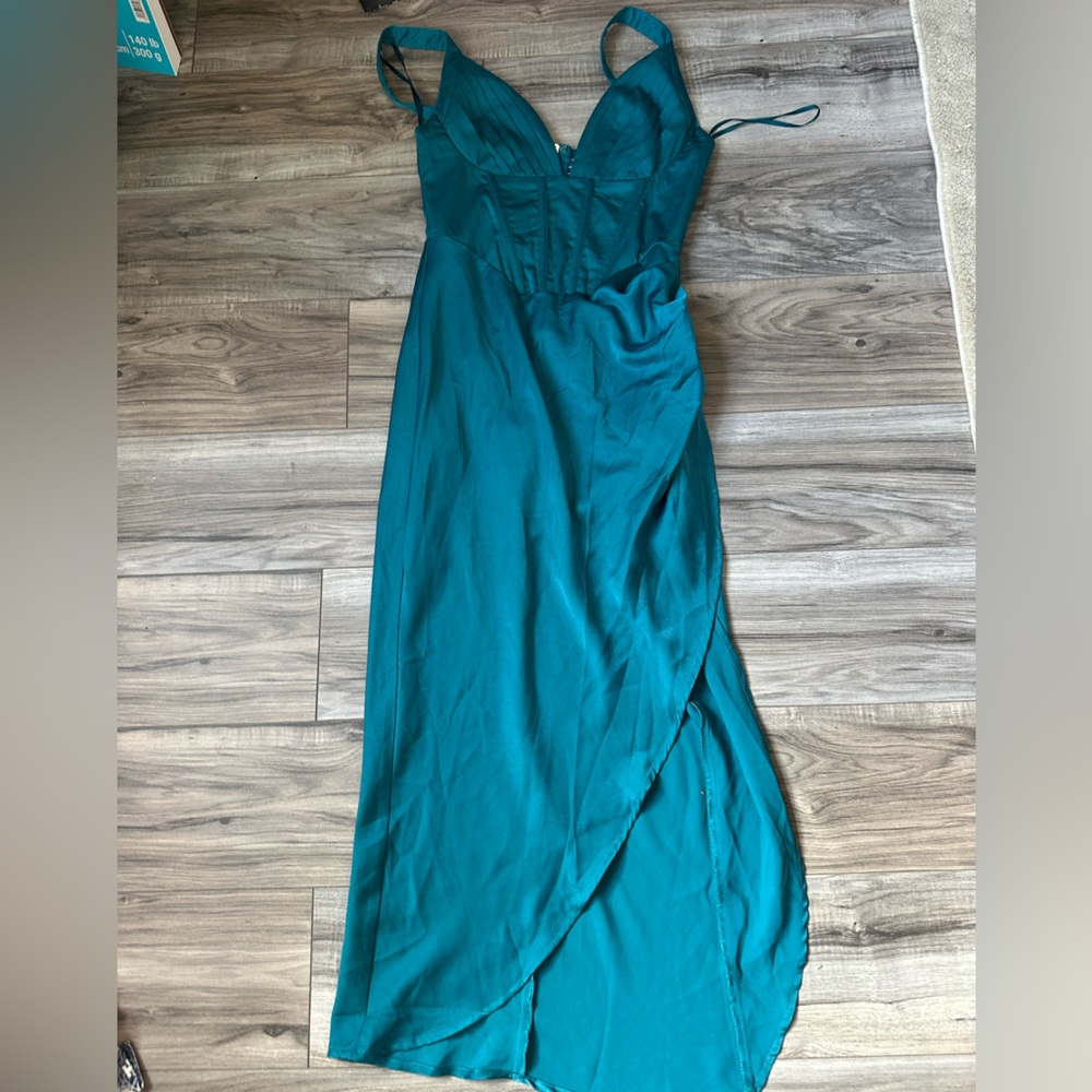 Mable Elegant Teal Evening Gown Fitted Corset Details High Slit in Size Small